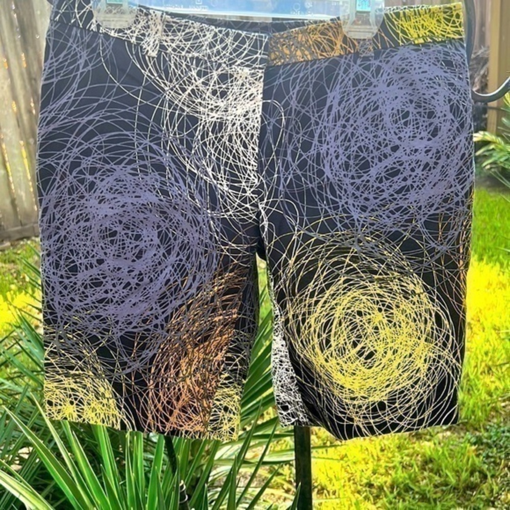▶️ Lavender Label Vera Wang ◀️ Swirl Bermuda Shorts